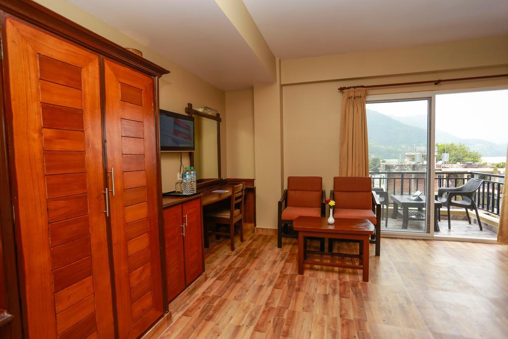 Pokhara Choice Inn Bagian luar foto