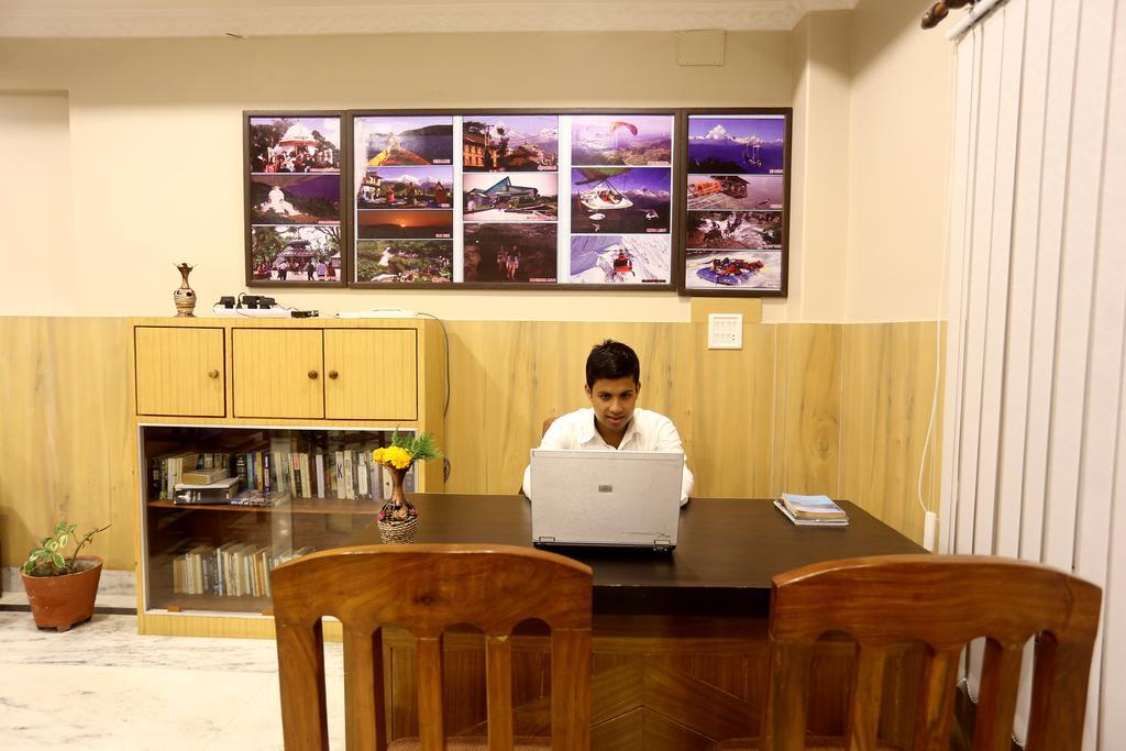 Pokhara Choice Inn Bagian luar foto